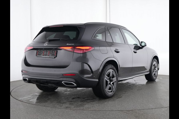 Mercedes-Benz GLC 300 e 4MATIC AMG Plug-In Hybride | AMG Line | Night Pakket | Trekhaak | Alarm Klasse 3 | Distronic | Memory Voorstoelen | Stuur en Stoelverwarming. Inclusief 24 maanden MB Certified garantie voor Europa.