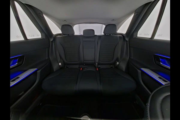 Mercedes-Benz GLC 300 e 4MATIC AMG Plug-In Hybride | AMG Line | Night Pakket | Trekhaak | Alarm Klasse 3 | Distronic | Memory Voorstoelen | Stuur en Stoelverwarming. Inclusief 24 maanden MB Certified garantie voor Europa.