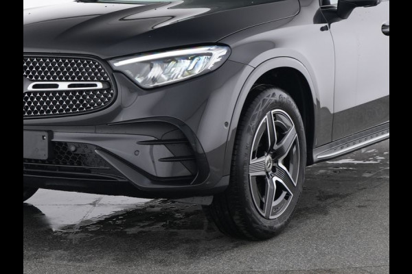 Mercedes-Benz GLC 300 e 4MATIC AMG Plug-In Hybride | AMG Line | Night Pakket | Trekhaak | Alarm Klasse 3 | Distronic | Memory Voorstoelen | Stuur en Stoelverwarming. Inclusief 24 maanden MB Certified garantie voor Europa.