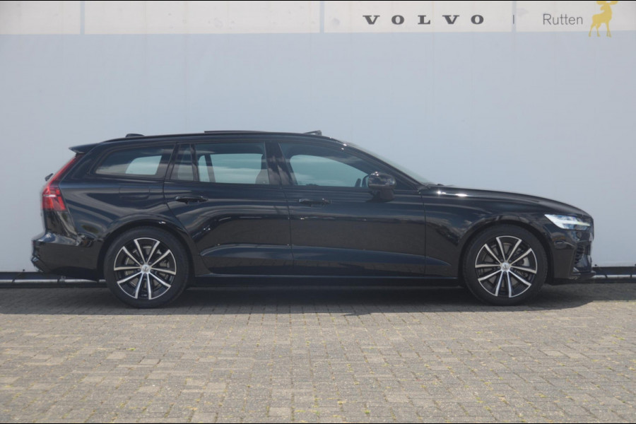 Volvo V60 T6 350PK Automaat Plug-in Hybrid AWD Plus Dark / Adaptive cruise control / Elektrische stoelen / Harman Kardon audio / Trekhaak / Pilot assist / BLIS / Stoel en stuur verwarming / Elektrische achterklep / Parkeersensoren met 360 camera / Google infotainment