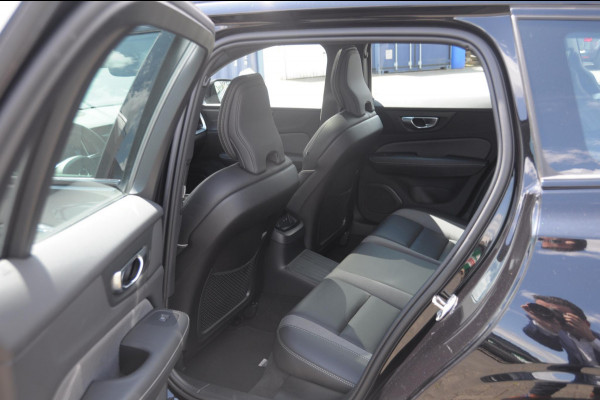 Volvo V60 T6 350PK Automaat Plug-in Hybrid AWD Plus Dark / Adaptive cruise control / Elektrische stoelen / Harman Kardon audio / Trekhaak / Pilot assist / BLIS / Stoel en stuur verwarming / Elektrische achterklep / Parkeersensoren met 360 camera / Google infotainment