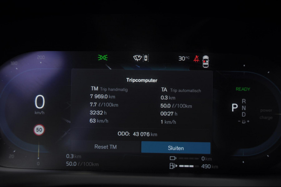 Volvo V60 T6 350PK Automaat Plug-in Hybrid AWD Plus Dark / Adaptive cruise control / Elektrische stoelen / Harman Kardon audio / Trekhaak / Pilot assist / BLIS / Stoel en stuur verwarming / Elektrische achterklep / Parkeersensoren met 360 camera / Google infotainment