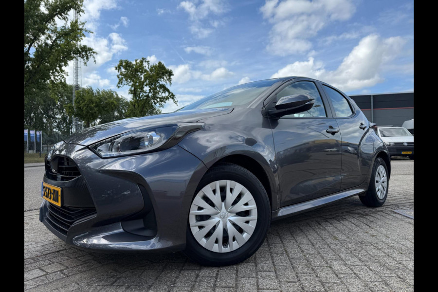 Toyota Yaris 1.5 Hybrid 2022 ACTIVE 171 PK! NAVI CARPLAY ACC CLIMA NAP