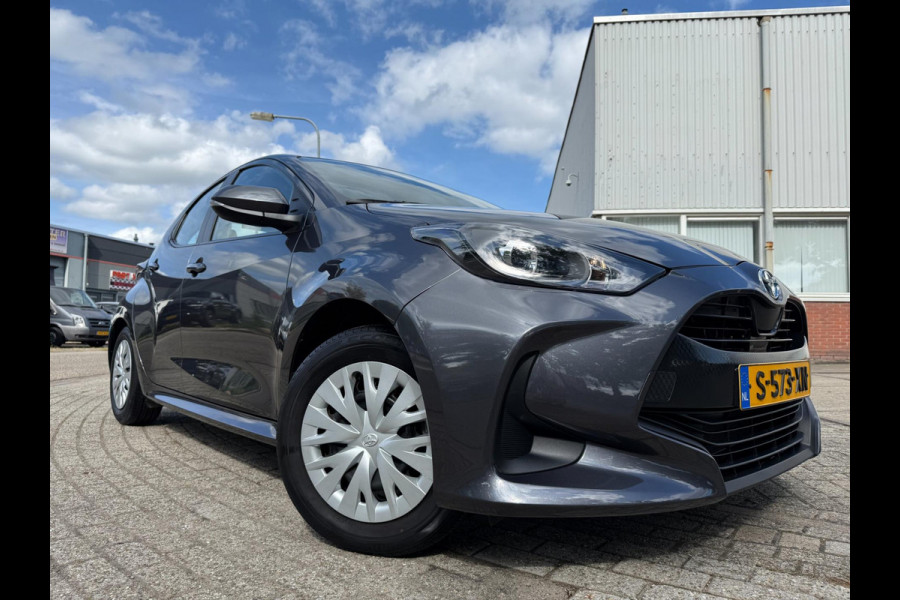 Toyota Yaris 1.5 Hybrid 2022 ACTIVE 171 PK! NAVI CARPLAY ACC CLIMA NAP