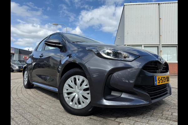 Toyota Yaris 1.5 Hybrid 2022 ACTIVE 171 PK! NAVI CARPLAY ACC CLIMA NAP