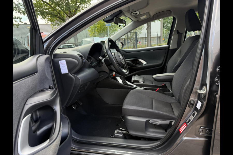 Toyota Yaris 1.5 Hybrid 2022 ACTIVE 171 PK! NAVI CARPLAY ACC CLIMA NAP