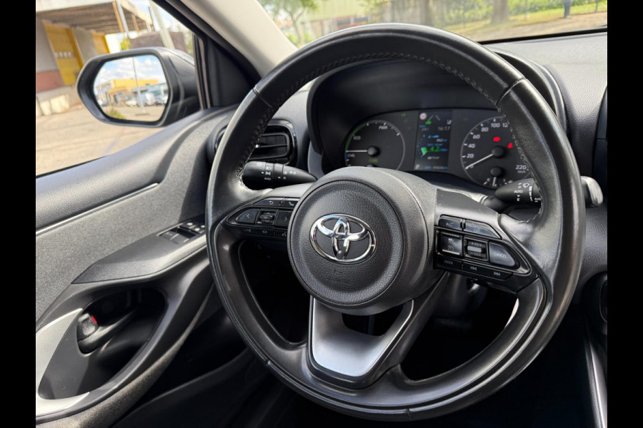 Toyota Yaris 1.5 Hybrid 2022 ACTIVE 171 PK! NAVI CARPLAY ACC CLIMA NAP