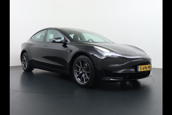 Tesla Model 3 Standard RWD Plus 60 kWh VAN: 30.900,- VOOR 27.877,- UW HERFSTVOORDEEL: 3.023,- EURO LFP Accu | 1e eigenaar | Origineel Nederlandse auto met NAP | Rijklaar geleverd met fabrieksgarantie!
