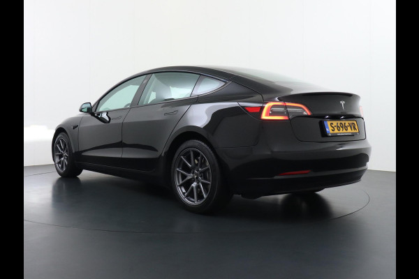 Tesla Model 3 Standard RWD Plus 60 kWh VAN: 30.900,- VOOR 27.877,- UW HERFSTVOORDEEL: 3.023,- EURO LFP Accu | 1e eigenaar | Origineel Nederlandse auto met NAP | Rijklaar geleverd met fabrieksgarantie!