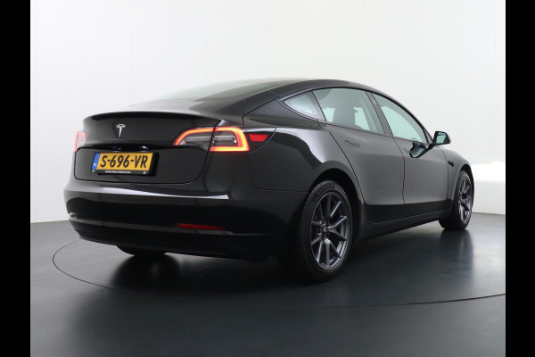 Tesla Model 3 Standard RWD Plus 60 kWh VAN: 30.900,- VOOR 27.877,- UW HERFSTVOORDEEL: 3.023,- EURO LFP Accu | 1e eigenaar | Origineel Nederlandse auto met NAP | Rijklaar geleverd met fabrieksgarantie!