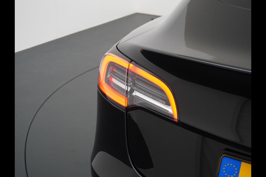 Tesla Model 3 Standard RWD Plus 60 kWh VAN: 30.900,- VOOR 27.877,- UW HERFSTVOORDEEL: 3.023,- EURO LFP Accu | 1e eigenaar | Origineel Nederlandse auto met NAP | Rijklaar geleverd met fabrieksgarantie!