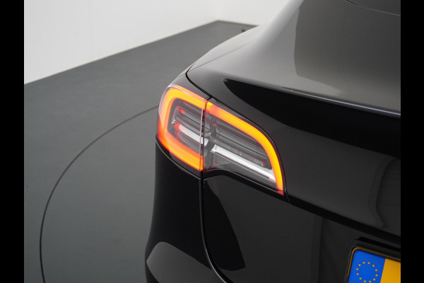 Tesla Model 3 Standard RWD Plus 60 kWh VAN: 30.900,- VOOR 27.877,- UW HERFSTVOORDEEL: 3.023,- EURO LFP Accu | 1e eigenaar | Origineel Nederlandse auto met NAP | Rijklaar geleverd met fabrieksgarantie!