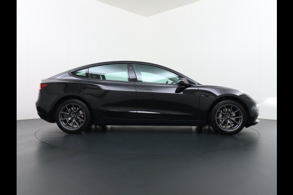Tesla Model 3 Standard RWD Plus 60 kWh VAN: 30.900,- VOOR 27.877,- UW HERFSTVOORDEEL: 3.023,- EURO LFP Accu | 1e eigenaar | Origineel Nederlandse auto met NAP | Rijklaar geleverd met fabrieksgarantie!