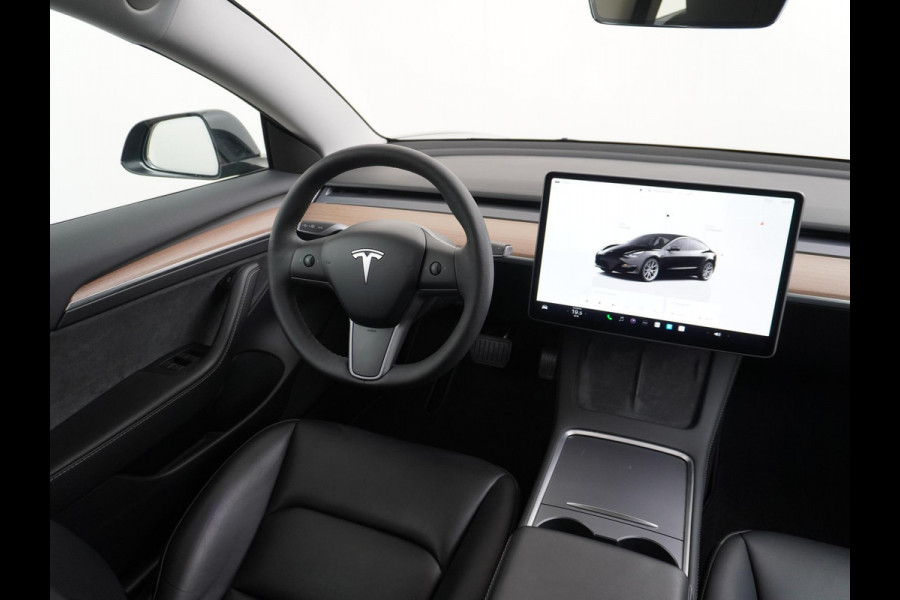 Tesla Model 3 Standard RWD Plus 60 kWh VAN: 30.900,- VOOR 27.877,- UW HERFSTVOORDEEL: 3.023,- EURO LFP Accu | 1e eigenaar | Origineel Nederlandse auto met NAP | Rijklaar geleverd met fabrieksgarantie!