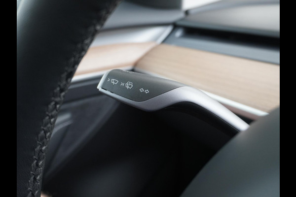 Tesla Model 3 Standard RWD Plus 60 kWh VAN: 30.900,- VOOR 27.877,- UW HERFSTVOORDEEL: 3.023,- EURO LFP Accu | 1e eigenaar | Origineel Nederlandse auto met NAP | Rijklaar geleverd met fabrieksgarantie!