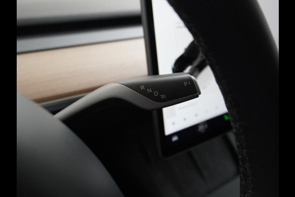 Tesla Model 3 Standard RWD Plus 60 kWh VAN: 30.900,- VOOR 27.877,- UW HERFSTVOORDEEL: 3.023,- EURO LFP Accu | 1e eigenaar | Origineel Nederlandse auto met NAP | Rijklaar geleverd met fabrieksgarantie!