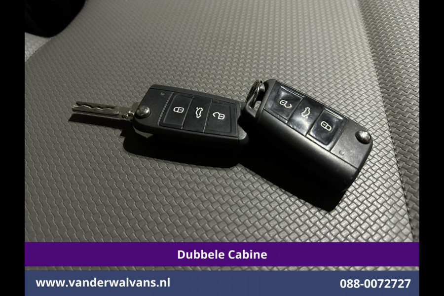Volkswagen Transporter 2.0 TDI 150pk L2H1 Dubbele cabine Euro6 Airco | 6-Zits | 2500kg Trekhaak | Navigatie Apple Carplay, Android Auto, Sidebars, Leder