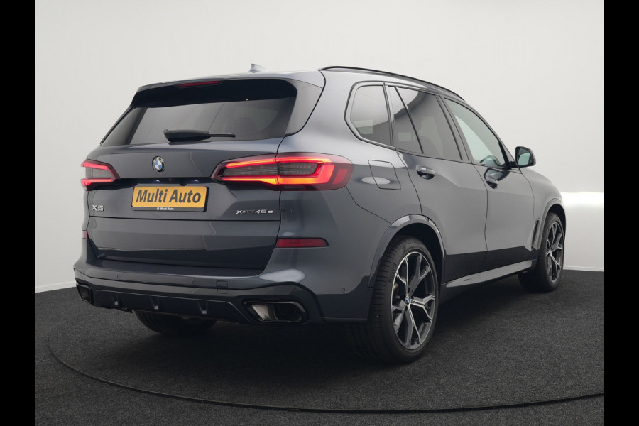 BMW X5 xDrive45e M Sport Plug in Hybrid 394pk PHEV | Trekhaak Af Fabriek | Panodak | Luchtvering | Adaptive Cruise | 360 Camera | M Sportstuur | Sfeerverlichting | Apple Carplay | Lederen Sporstoelen Memory & Verwarmd | Navigatie | DAB |
