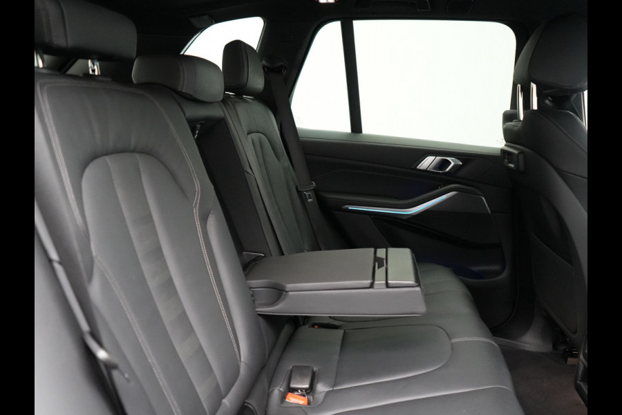 BMW X5 xDrive45e M Sport Plug in Hybrid 394pk PHEV | Trekhaak Af Fabriek | Panodak | Luchtvering | Adaptive Cruise | 360 Camera | M Sportstuur | Sfeerverlichting | Apple Carplay | Lederen Sporstoelen Memory & Verwarmd | Navigatie | DAB |
