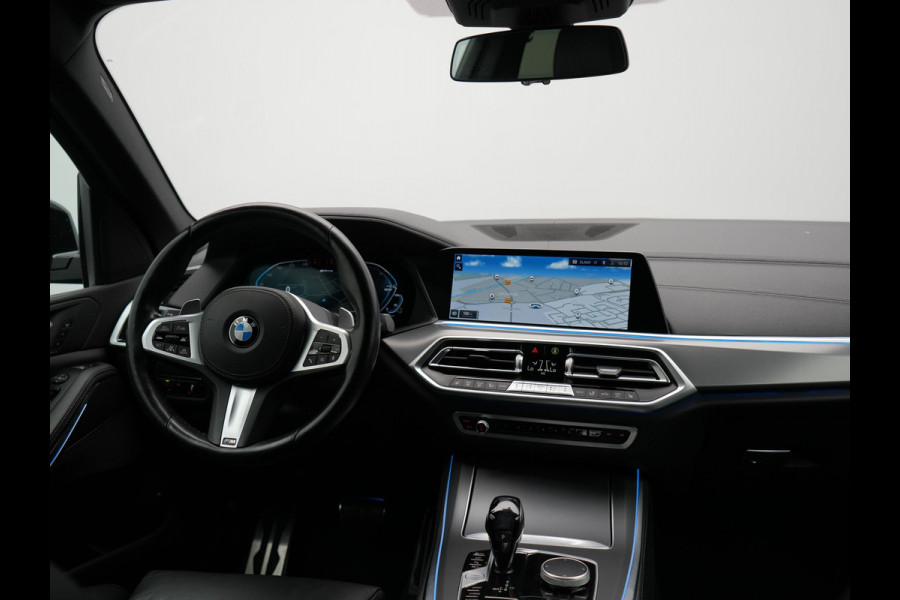 BMW X5 xDrive45e M Sport Plug in Hybrid 394pk PHEV | Trekhaak Af Fabriek | Panodak | Luchtvering | Adaptive Cruise | 360 Camera | M Sportstuur | Sfeerverlichting | Apple Carplay | Lederen Sporstoelen Memory & Verwarmd | Navigatie | DAB |