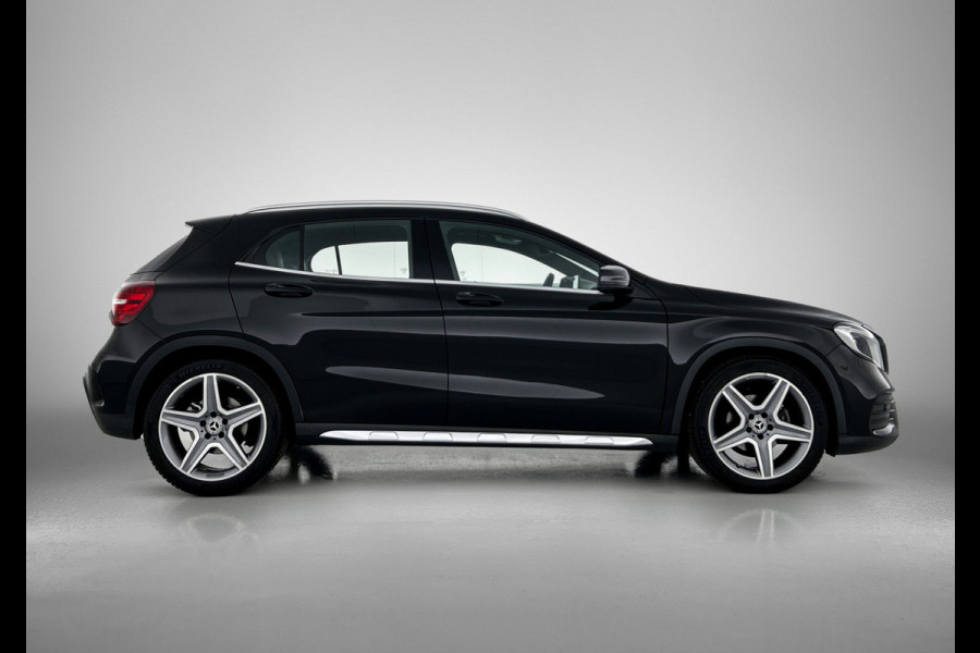 Mercedes-Benz GLA 180 Business Solution AMG Night Upgrade | 5 spaaks lichtmetalen velgen | Navigatie | Trekhaak | Parking support |
