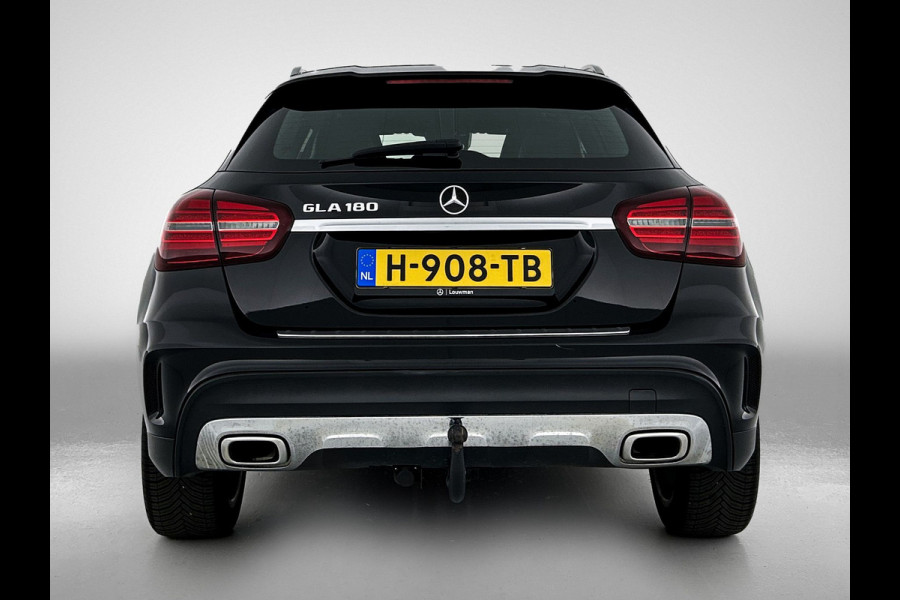 Mercedes-Benz GLA 180 Business Solution AMG Night Upgrade | 5 spaaks lichtmetalen velgen | Navigatie | Trekhaak | Parking support |