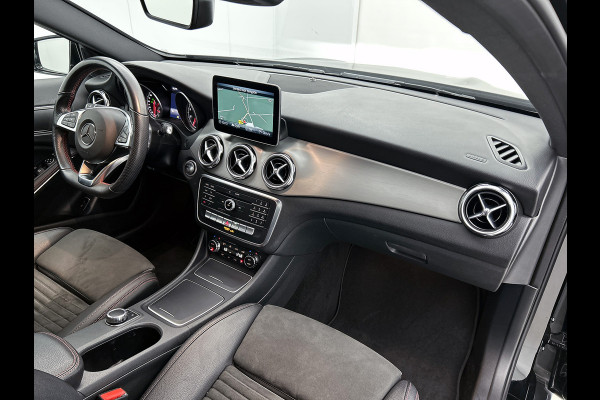 Mercedes-Benz GLA 180 Business Solution AMG Night Upgrade | 5 spaaks lichtmetalen velgen | Navigatie | Trekhaak | Parking support |