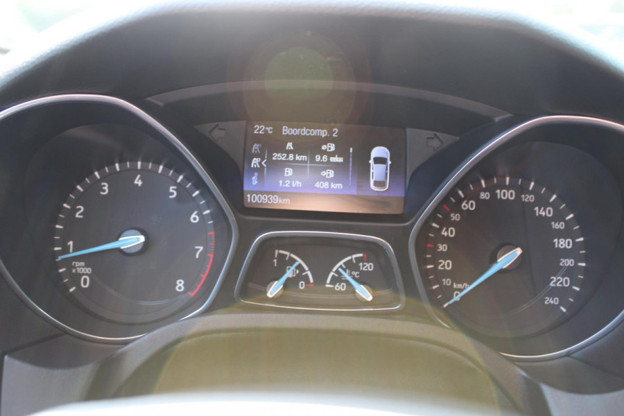 Ford FOCUS Wagon 1.5 EcoBoost 150 PK Titanium | Trekhaak | 1500 KG Trekgewicht | Navigatie | PDC V + A | Climate Control | Cruise Control | Voorruitverwarming | Dealeronderhouden