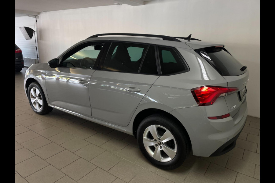 Škoda Kamiq 1.0 TSI Sport Business AIRCO CLIMA NAVI VIA APP CRUISE APPLE CARPLAY SPORTSTOELEN PDC TREKHAAK NIEUWSTAAT