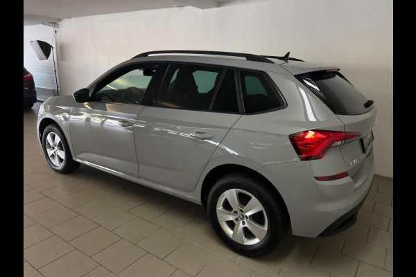 Škoda Kamiq 1.0 TSI Sport Business AIRCO CLIMA NAVI VIA APP CRUISE APPLE CARPLAY SPORTSTOELEN PDC TREKHAAK NIEUWSTAAT