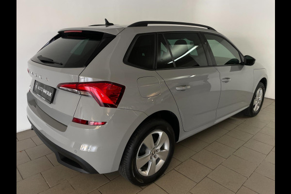 Škoda Kamiq 1.0 TSI Sport Business AIRCO CLIMA NAVI VIA APP CRUISE APPLE CARPLAY SPORTSTOELEN PDC TREKHAAK NIEUWSTAAT