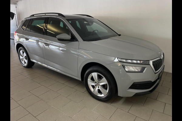 Škoda Kamiq 1.0 TSI Sport Business AIRCO CLIMA NAVI VIA APP CRUISE APPLE CARPLAY SPORTSTOELEN PDC TREKHAAK NIEUWSTAAT