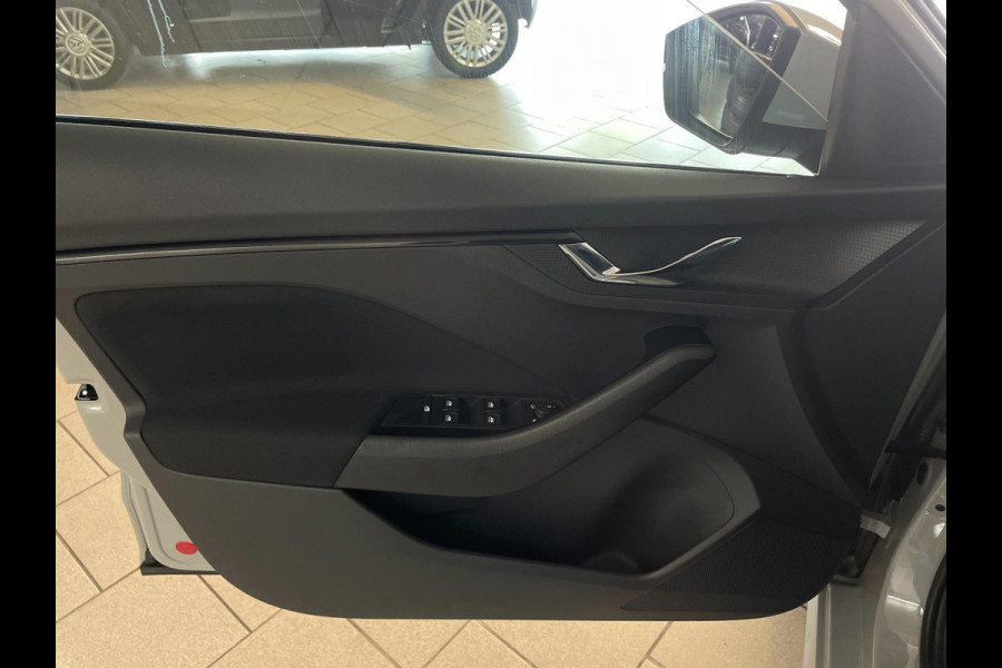 Škoda Kamiq 1.0 TSI Sport Business AIRCO CLIMA NAVI VIA APP CRUISE APPLE CARPLAY SPORTSTOELEN PDC TREKHAAK NIEUWSTAAT
