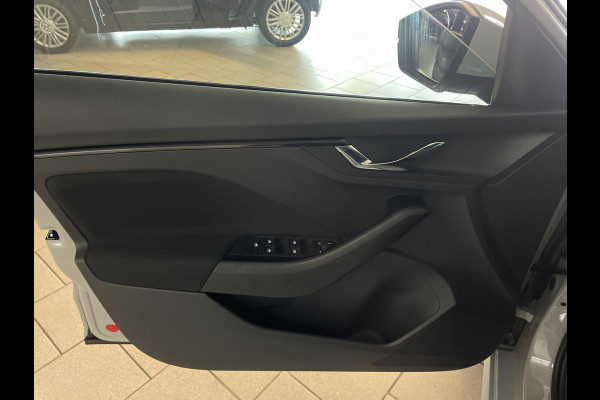 Škoda Kamiq 1.0 TSI Sport Business AIRCO CLIMA NAVI VIA APP CRUISE APPLE CARPLAY SPORTSTOELEN PDC TREKHAAK NIEUWSTAAT