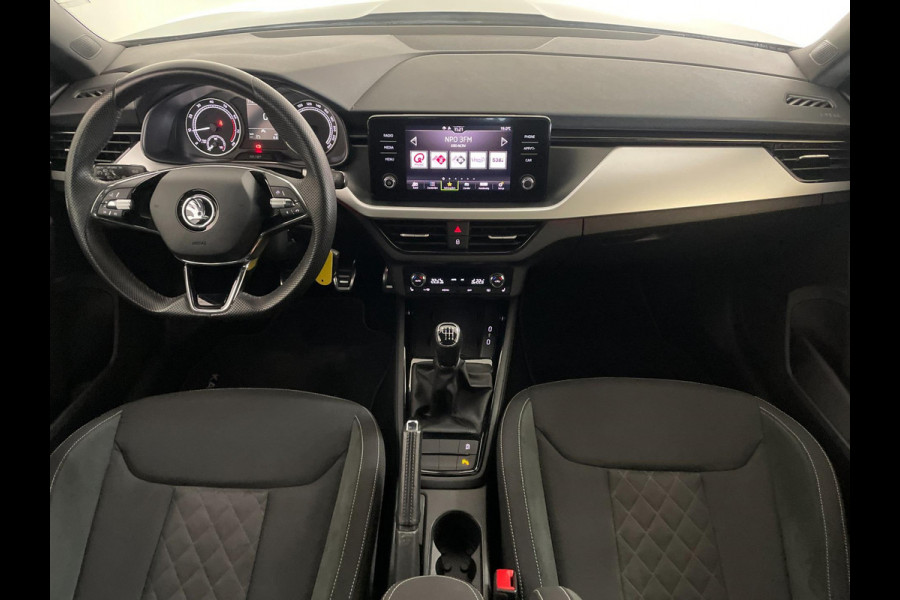 Škoda Kamiq 1.0 TSI Sport Business AIRCO CLIMA NAVI VIA APP CRUISE APPLE CARPLAY SPORTSTOELEN PDC TREKHAAK NIEUWSTAAT