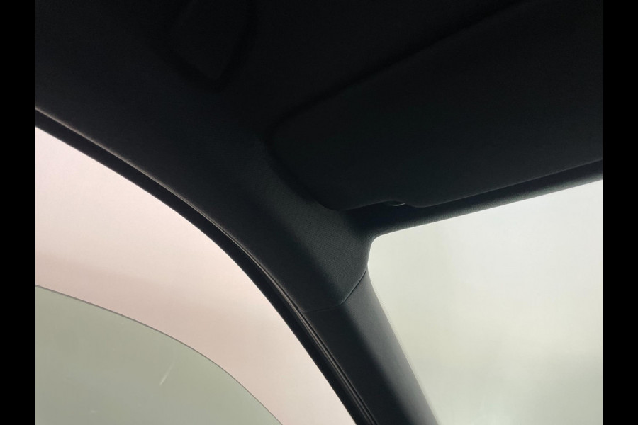 Škoda Kamiq 1.0 TSI Sport Business AIRCO CLIMA NAVI VIA APP CRUISE APPLE CARPLAY SPORTSTOELEN PDC TREKHAAK NIEUWSTAAT