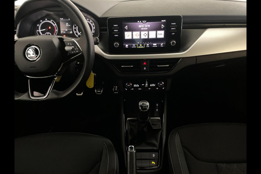 Škoda Kamiq 1.0 TSI Sport Business AIRCO CLIMA NAVI VIA APP CRUISE APPLE CARPLAY SPORTSTOELEN PDC TREKHAAK NIEUWSTAAT