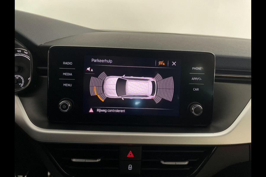 Škoda Kamiq 1.0 TSI Sport Business AIRCO CLIMA NAVI VIA APP CRUISE APPLE CARPLAY SPORTSTOELEN PDC TREKHAAK NIEUWSTAAT