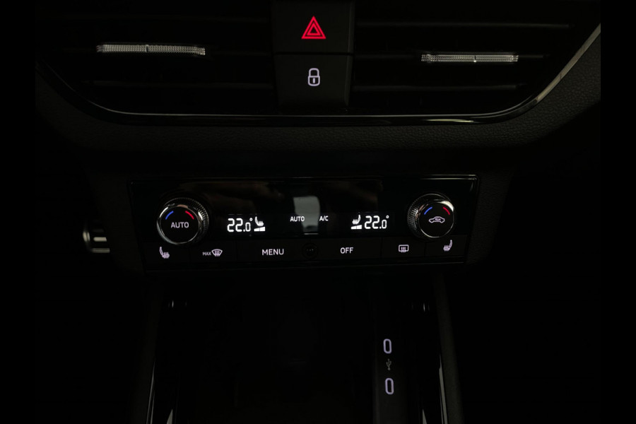 Škoda Kamiq 1.0 TSI Sport Business AIRCO CLIMA NAVI VIA APP CRUISE APPLE CARPLAY SPORTSTOELEN PDC TREKHAAK NIEUWSTAAT