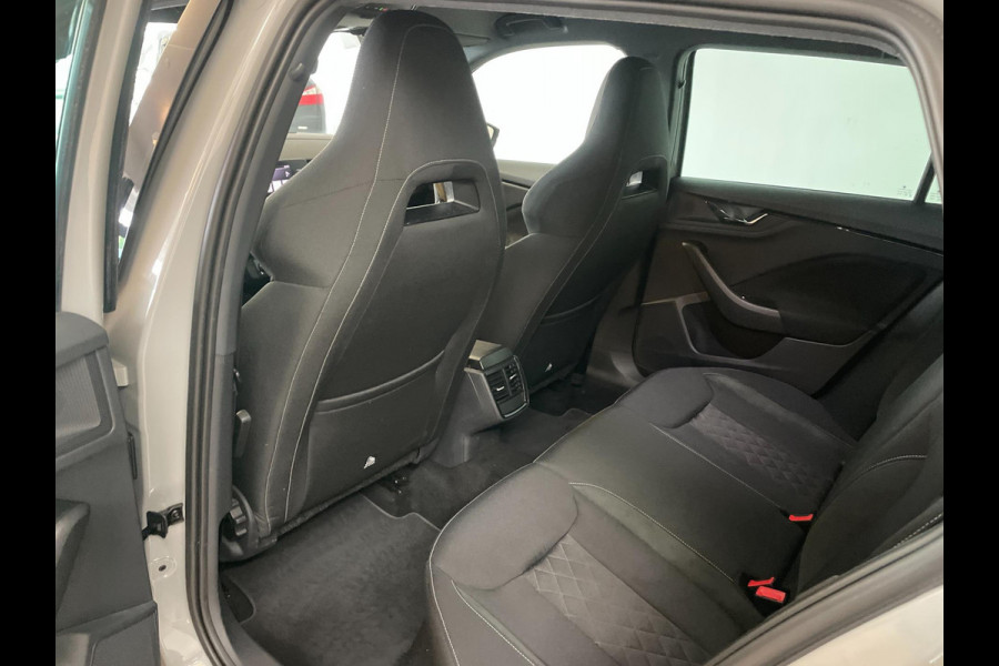 Škoda Kamiq 1.0 TSI Sport Business AIRCO CLIMA NAVI VIA APP CRUISE APPLE CARPLAY SPORTSTOELEN PDC TREKHAAK NIEUWSTAAT