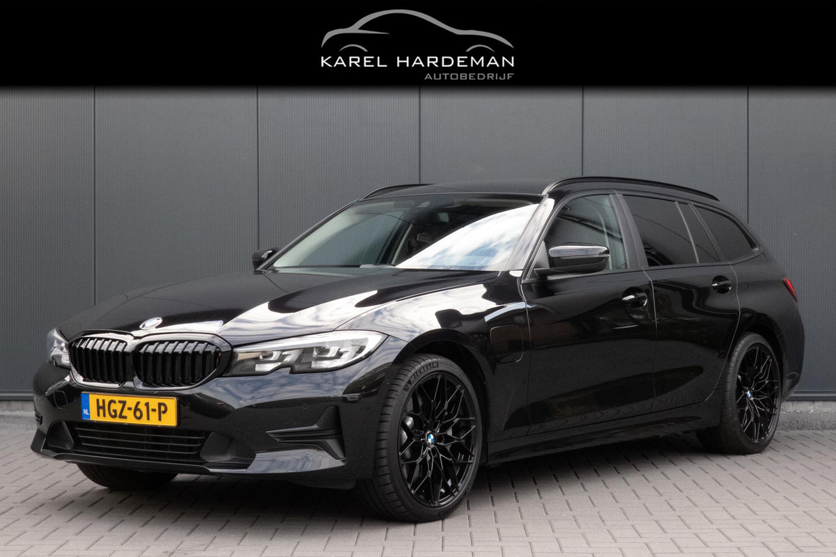 BMW 3 Serie Touring 330e High Executive | CAMERA | NAVIGATIE | PDC | APPLE / ANDROID CARPLAY
