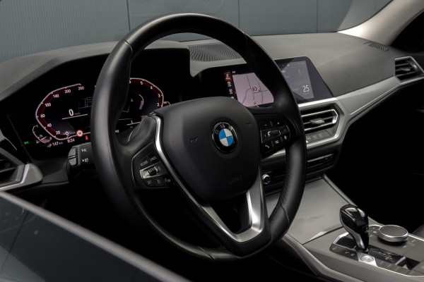 BMW 3 Serie Touring 330e High Executive | CAMERA | NAVIGATIE | PDC | APPLE / ANDROID CARPLAY