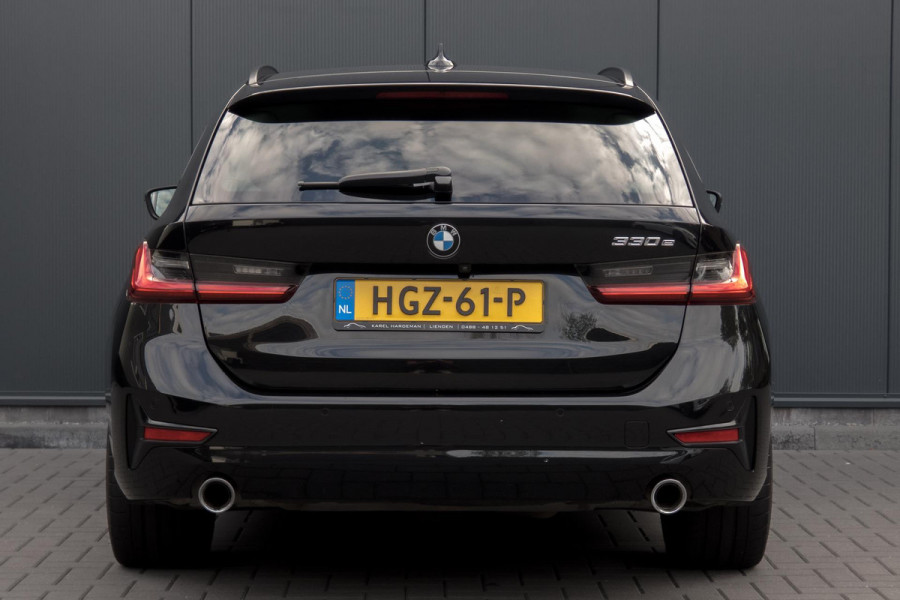 BMW 3 Serie Touring 330e High Executive | CAMERA | NAVIGATIE | PDC | APPLE / ANDROID CARPLAY