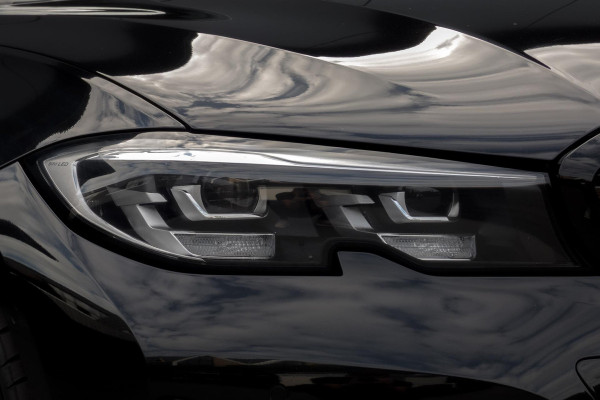 BMW 3 Serie Touring 330e High Executive | CAMERA | NAVIGATIE | PDC | APPLE / ANDROID CARPLAY
