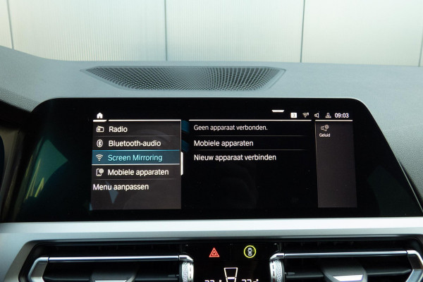 BMW 3 Serie Touring 330e High Executive | CAMERA | NAVIGATIE | PDC | APPLE / ANDROID CARPLAY