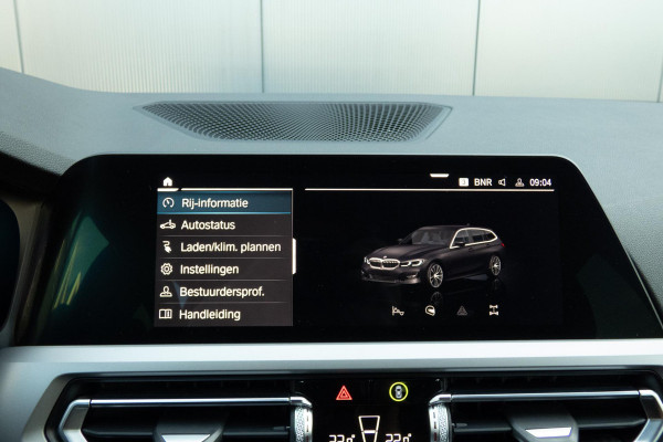 BMW 3 Serie Touring 330e High Executive | CAMERA | NAVIGATIE | PDC | APPLE / ANDROID CARPLAY