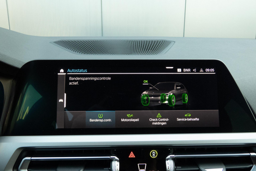BMW 3 Serie Touring 330e High Executive | CAMERA | NAVIGATIE | PDC | APPLE / ANDROID CARPLAY
