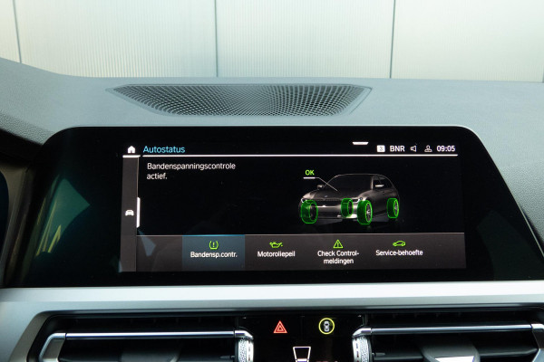 BMW 3 Serie Touring 330e High Executive | CAMERA | NAVIGATIE | PDC | APPLE / ANDROID CARPLAY