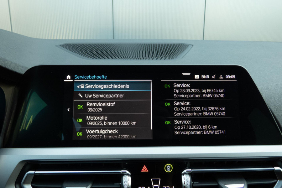 BMW 3 Serie Touring 330e High Executive | CAMERA | NAVIGATIE | PDC | APPLE / ANDROID CARPLAY