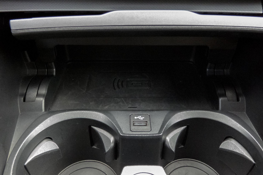 BMW 3 Serie Touring 330e High Executive | CAMERA | NAVIGATIE | PDC | APPLE / ANDROID CARPLAY